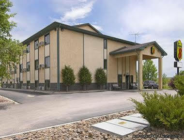 Super 8 By Wyndham Colorado Springs Peterson Space Force Cimarron Hills Luaran gambar